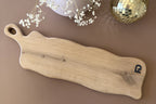 The Long Wood – langt serveringsbrett i heltre eik 61×17 cm
