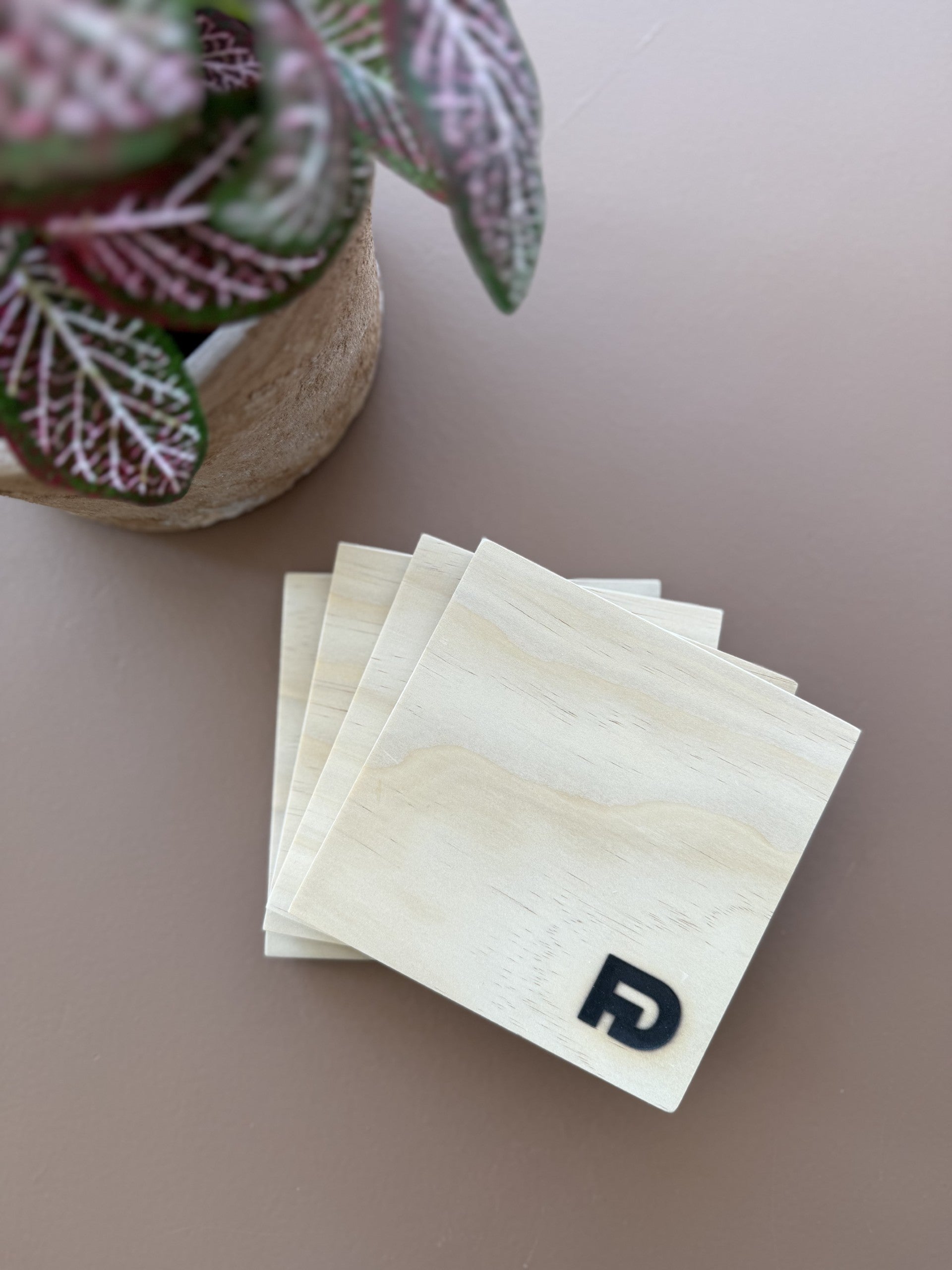 Sett på 4 bordbeskyttere i Accoya