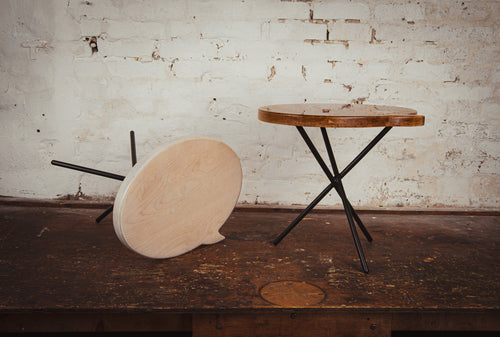 Mrs. Bubble barnebord i heltre eik med epoxy-overflate